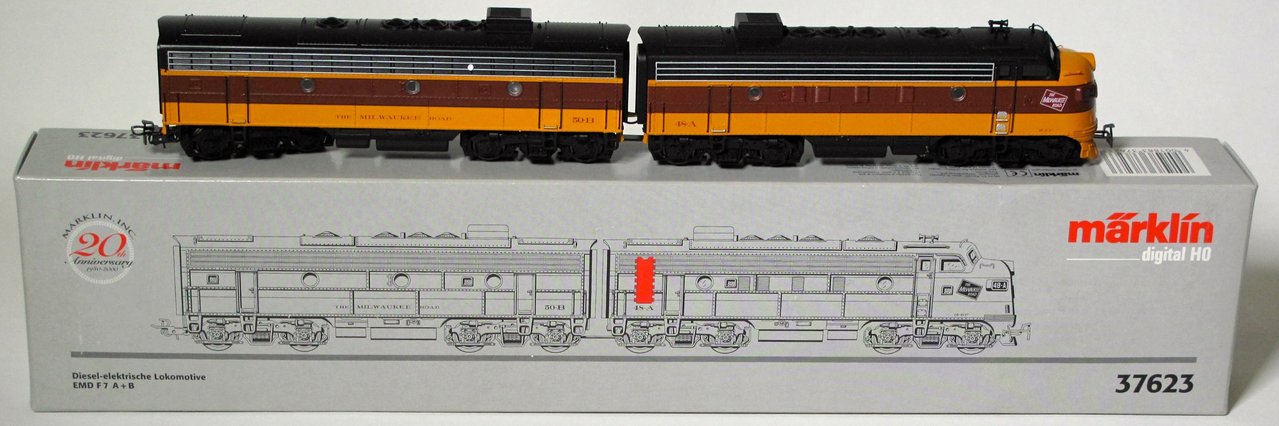 F7 Diesel Locomotive Marklin 37623 Double