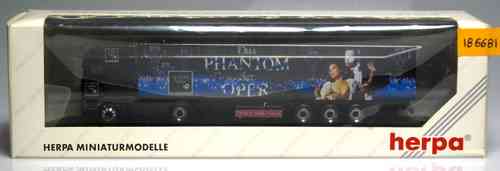 Truck musical: The Phantom of the Opera