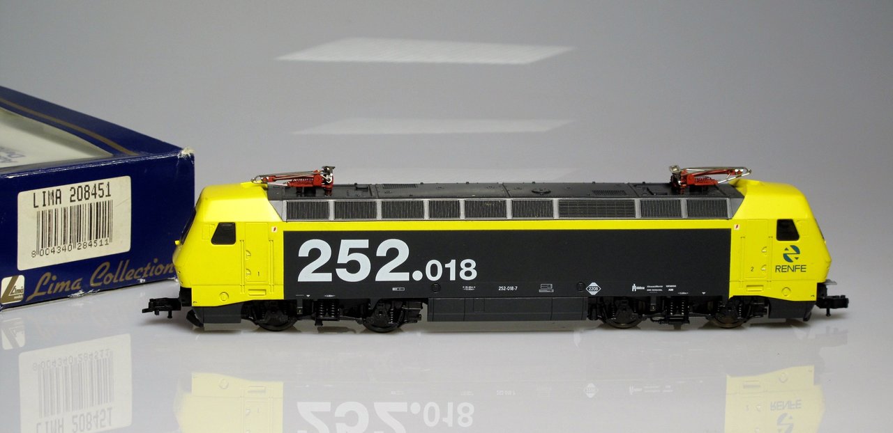 LIMA 208451 RENFE locomotive # 252 (AC)