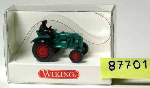 WIKING 87701 Tractor verde con conductor