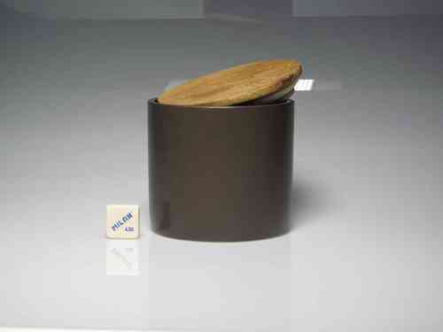 Ceramic pot with wooden lid (SEMI-NEW) 13 x 12,5 cm.
