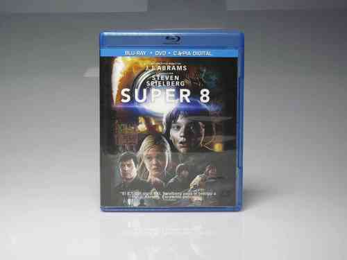 Blu-ray + DVD  Disc  " Super 8 " (SEMI-NUEVA)