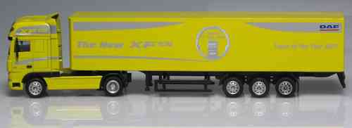 Camión metálico trailer cerrado DAF XF amarillo ( SEMI-NUEVO / SIN CAJA ) ESCALA 1:87