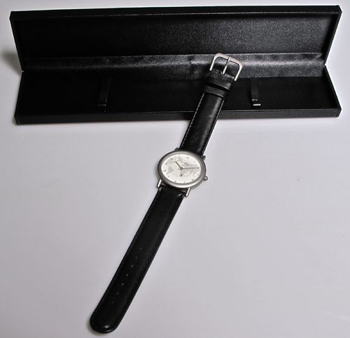 Reloj de pulsera SWIFT AIR correa negra con caja metálica (con estuche).