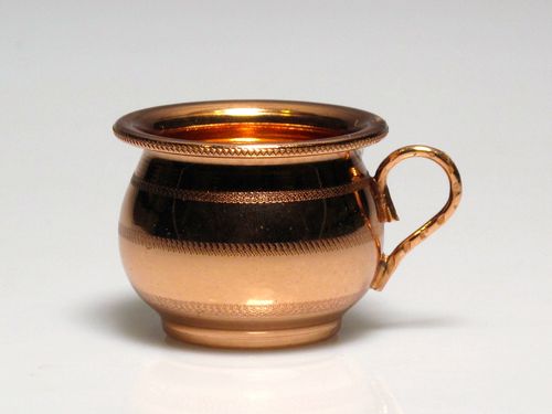 R 343 Old spittoon with handle, miniature made of brass-copper