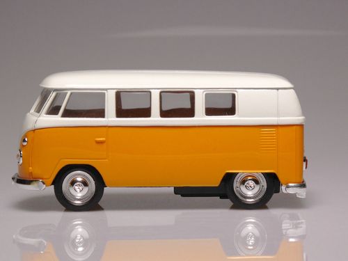 R 377 Volkswagen microbus passengers 1962 1:87  (without box)